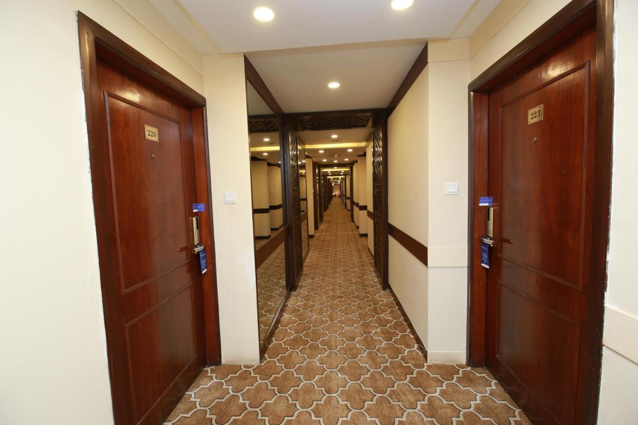 Ramada By Wyndham Multan Hotel Exterior foto