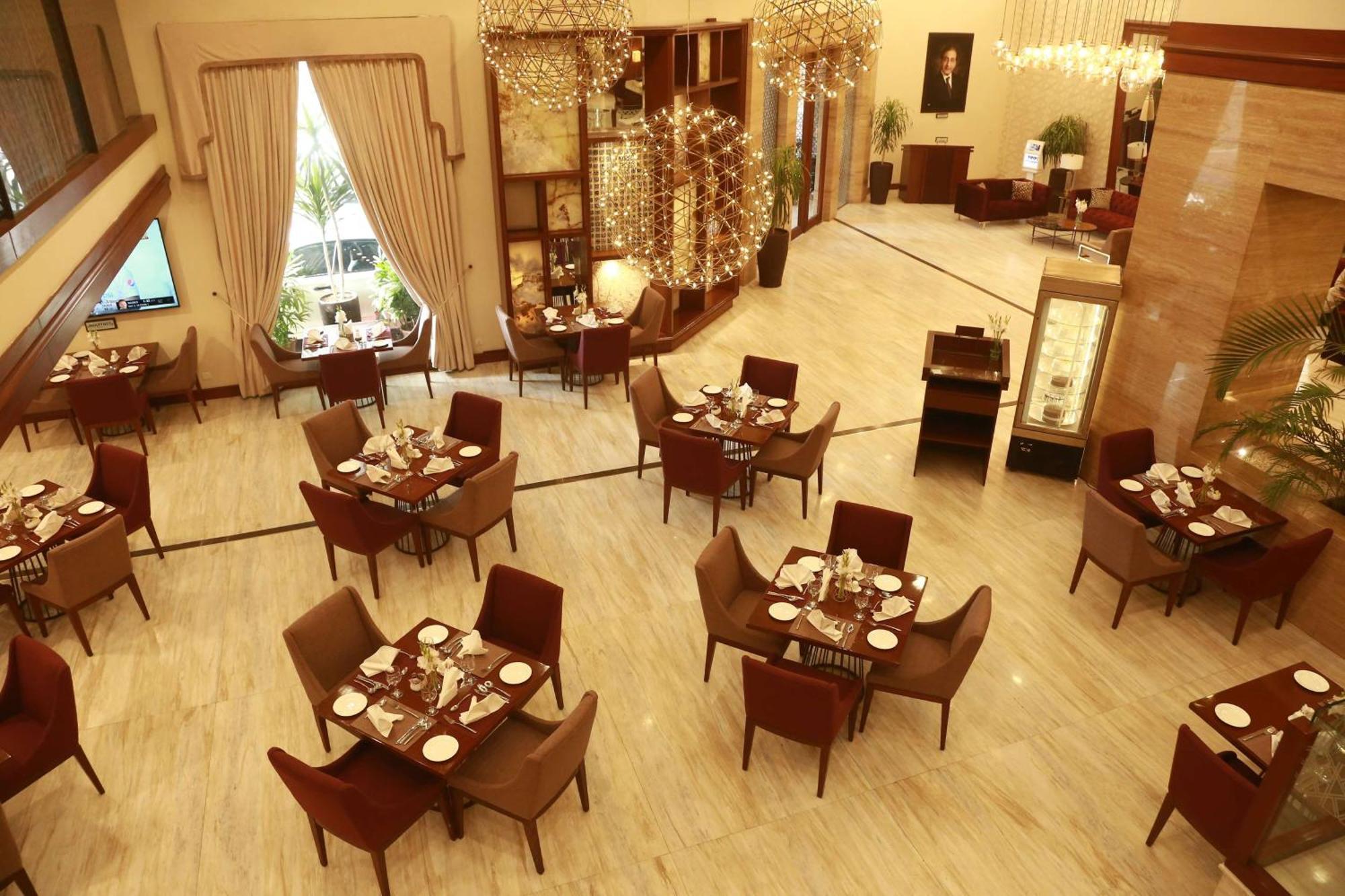 Ramada By Wyndham Multan Hotel Exterior foto